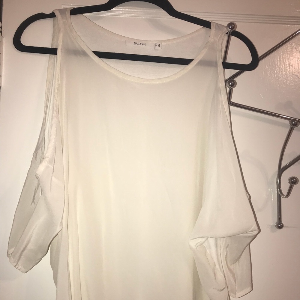 Bailey 44 cold shoulder top